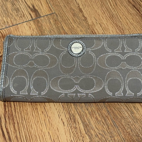 Grey Coach Wallet - Picture 2 of 2